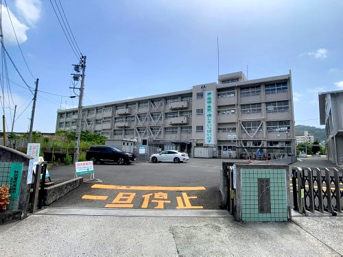 小学校　高知市立朝倉第二小学校（小学校）まで675m