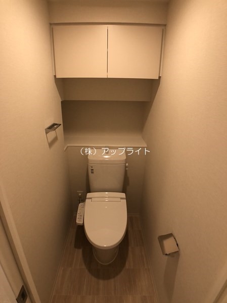 トイレ　温水洗浄便座