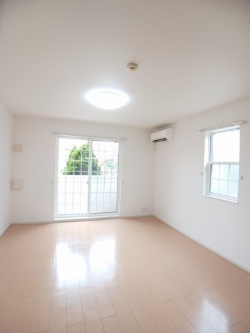 居室・リビング　内装もきれいです