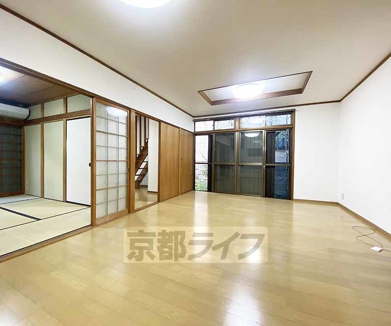 居室・リビング　ダイニングとしても利用で来ます。