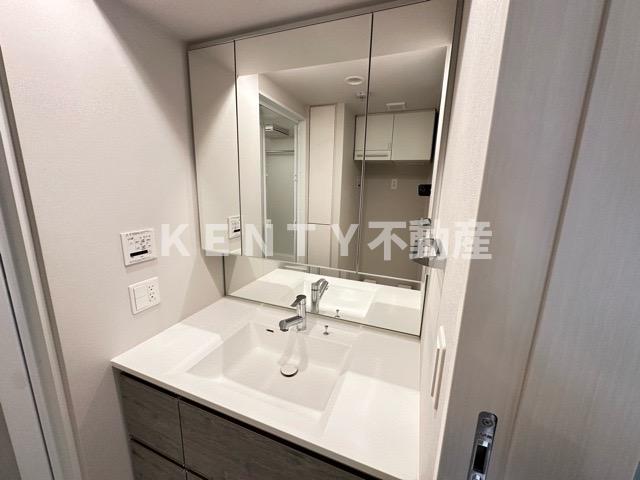 洗面設備　脱衣スペースもあります