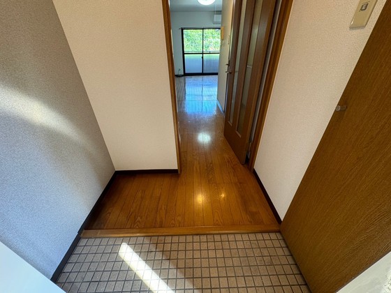 玄関　※別部屋の写真です