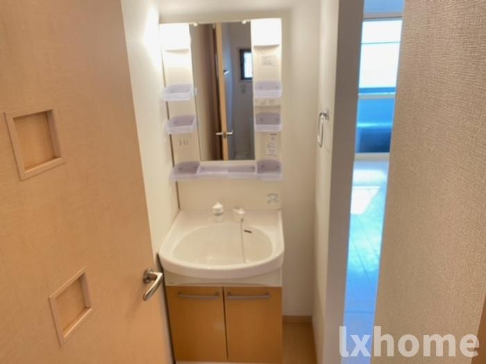 洗面設備　スペースが確保できる洗面所です