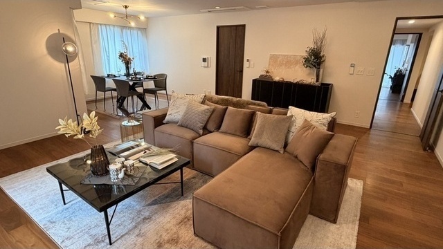 居室・リビング　内観1