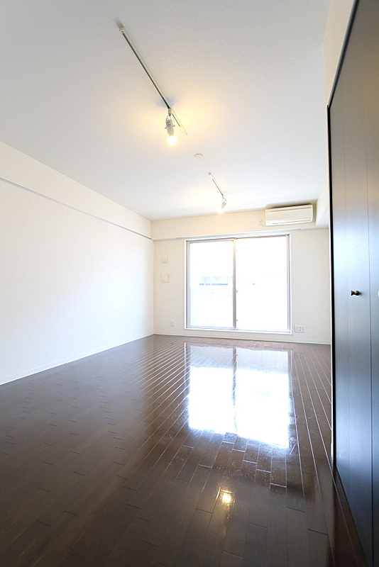 HAYAKAWA CORT annex ハヤカワコートアネックスの居間写真
