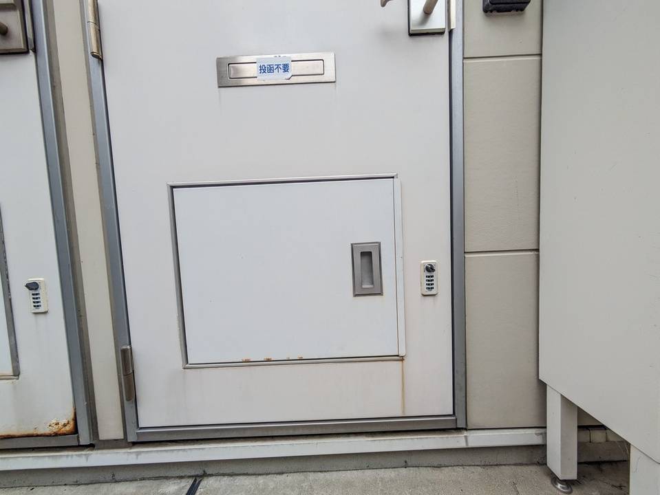 エントランス　宅配ボックス