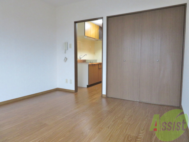 居室・リビング　こちらも別な角度からのお部屋になりますね。