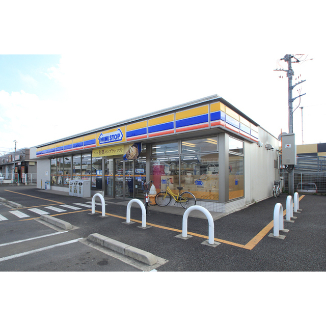 コンビニ　ミニストップ土浦神立中央店（コンビニ）まで690m