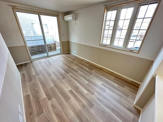 居室・リビング　※別部屋の写真です