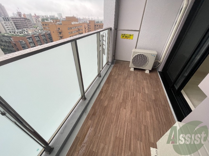 バルコニー　こちらのバルコニーで洗濯も干しもバッチリです。