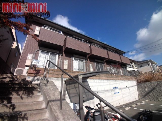 建物外観　閑静な住宅地に建つハイツです