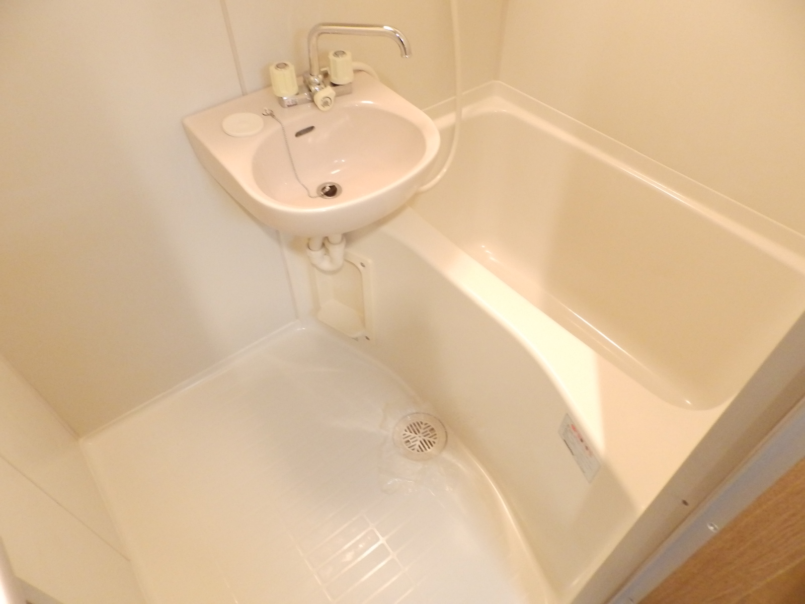 バス・シャワールーム　まだまだ綺麗です