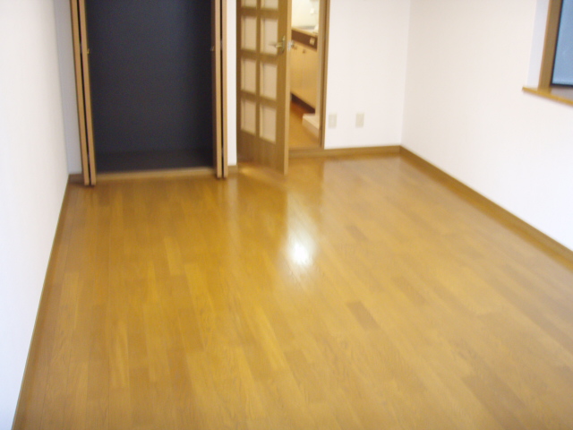 居室・リビング　学生さんにもオススメの綺麗なお部屋です