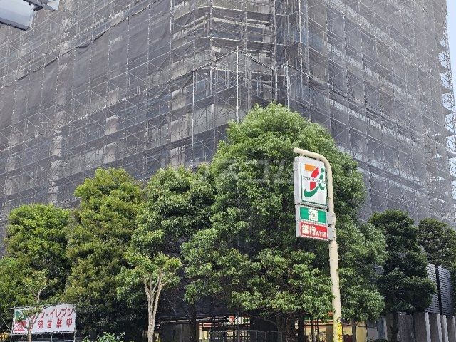 コンビニ　セブンイレブン 十二社店（コンビニ）まで302m