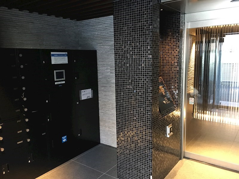 エントランス　【見学予約受付中】当店の仲介手数料賃料の半月分以下でご紹介★