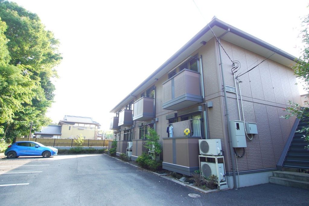 建物外観　駐車場