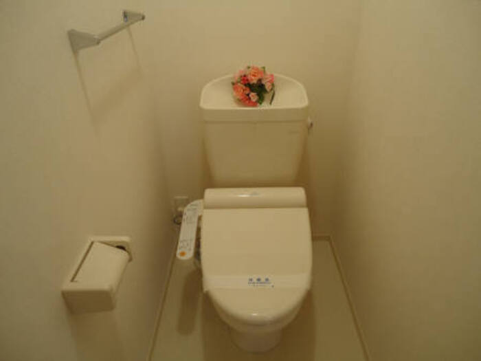 トイレ　温水洗浄暖房便座