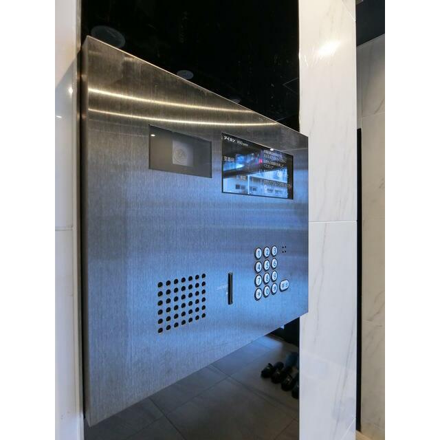 エントランス　モニタ付オートロック完備☆