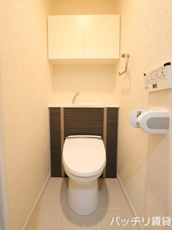 トイレ　※同マンション別部屋写真のため、現状優先。