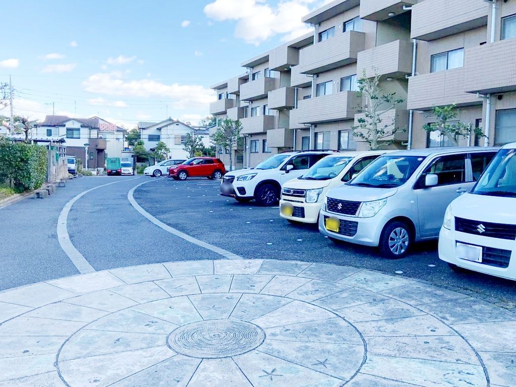 駐車場　駐車場