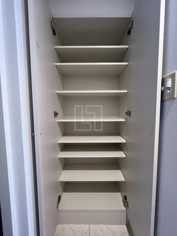 収納　サムティナンバ南　シューズボックス