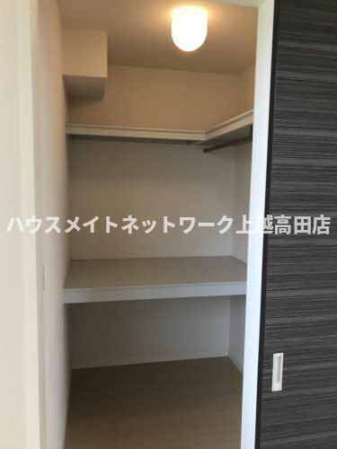 収納　ウォークインクローゼット