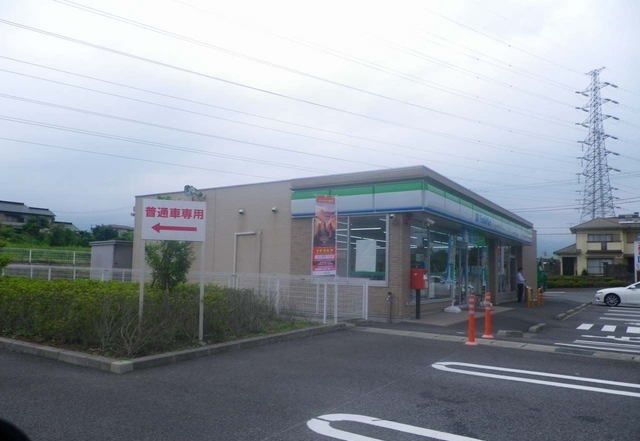コンビニ　ファミリーマート御殿場古沢店（コンビニ）まで2000m