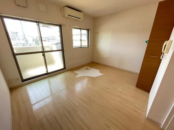 居室・リビング　※同物件別室※