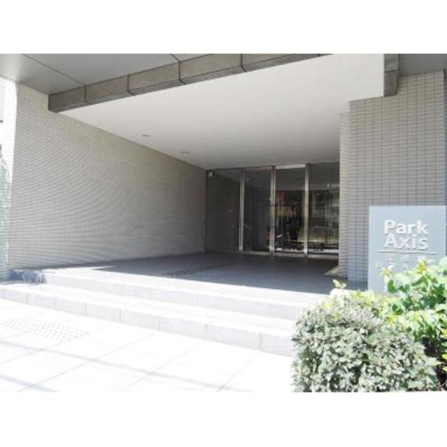 エントランス　落ち着いたエントランスです