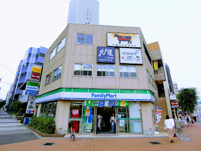 コンビニ　ファミリーマート 南大井三丁目店（コンビニ）まで176m
