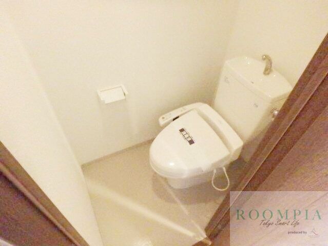 トイレ　同タイプの別のお部屋です。