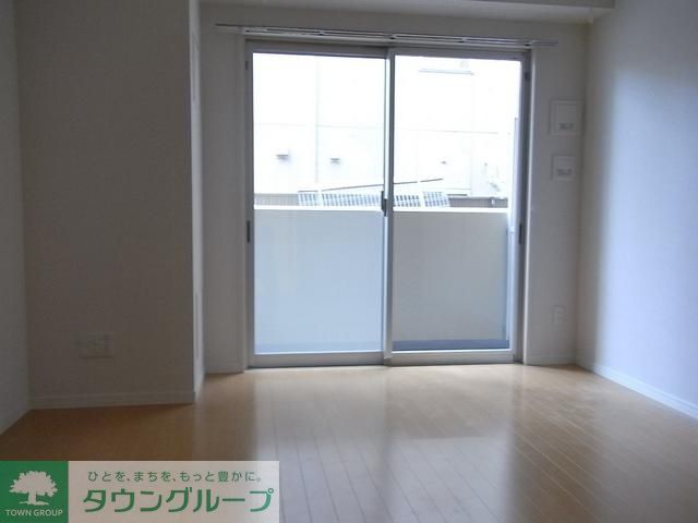 居室・リビング　ゆったりめの8.8帖のお部屋