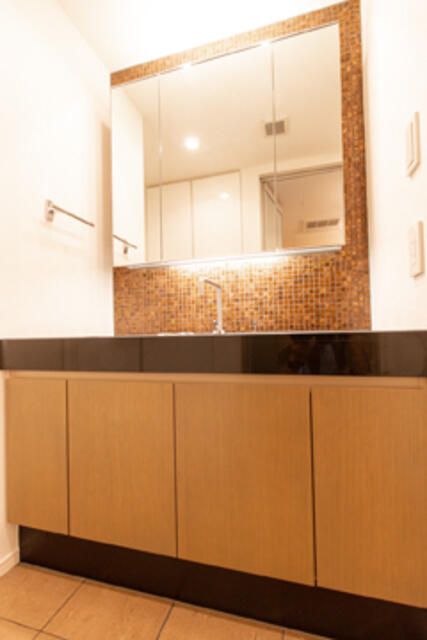 洗面設備　スペースが確保できる洗面所です