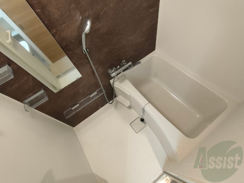 バス・シャワールーム　お風呂になります。一日の疲れを癒してくださいね。