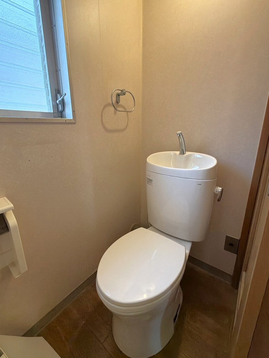 トイレ　※クリーニング前のお写真です。