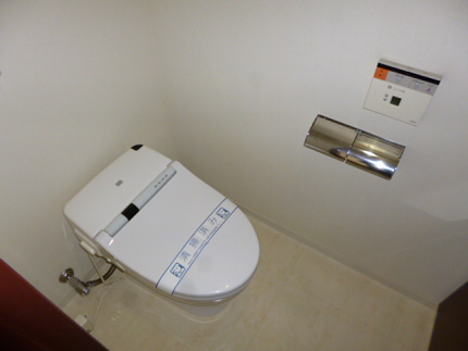 トイレ　別号室の参考写真です。