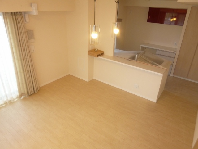 居室・リビング　エアコン付きで快適に過ごせます♪