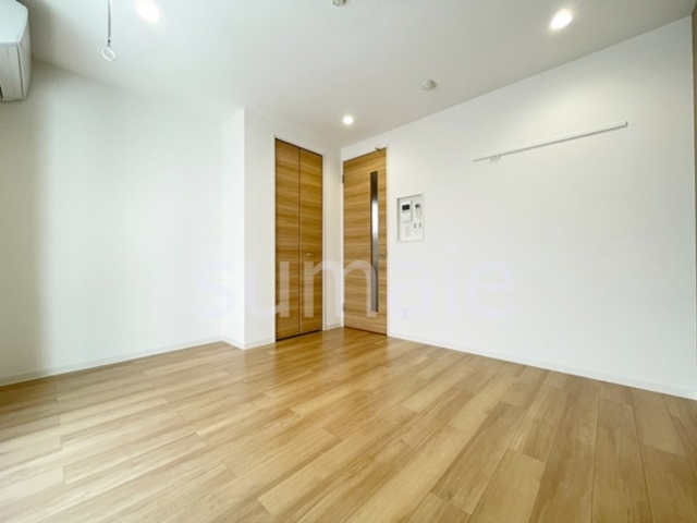 居室・リビング　明るいリビングです。