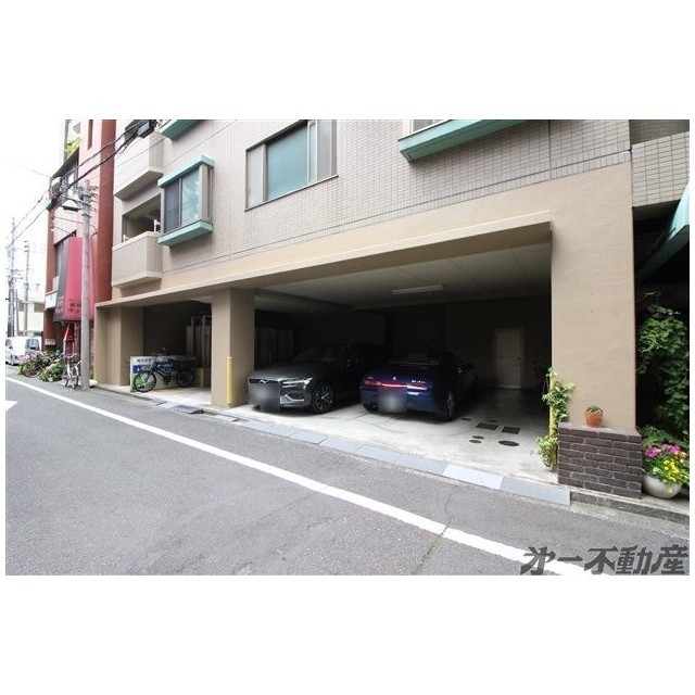 駐車場　駐車場