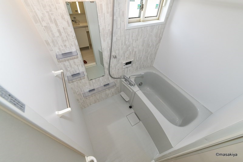 バス・シャワールーム　お風呂　追い焚き・浴室乾燥機付です。