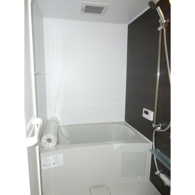 バス・シャワールーム　バスルーム?