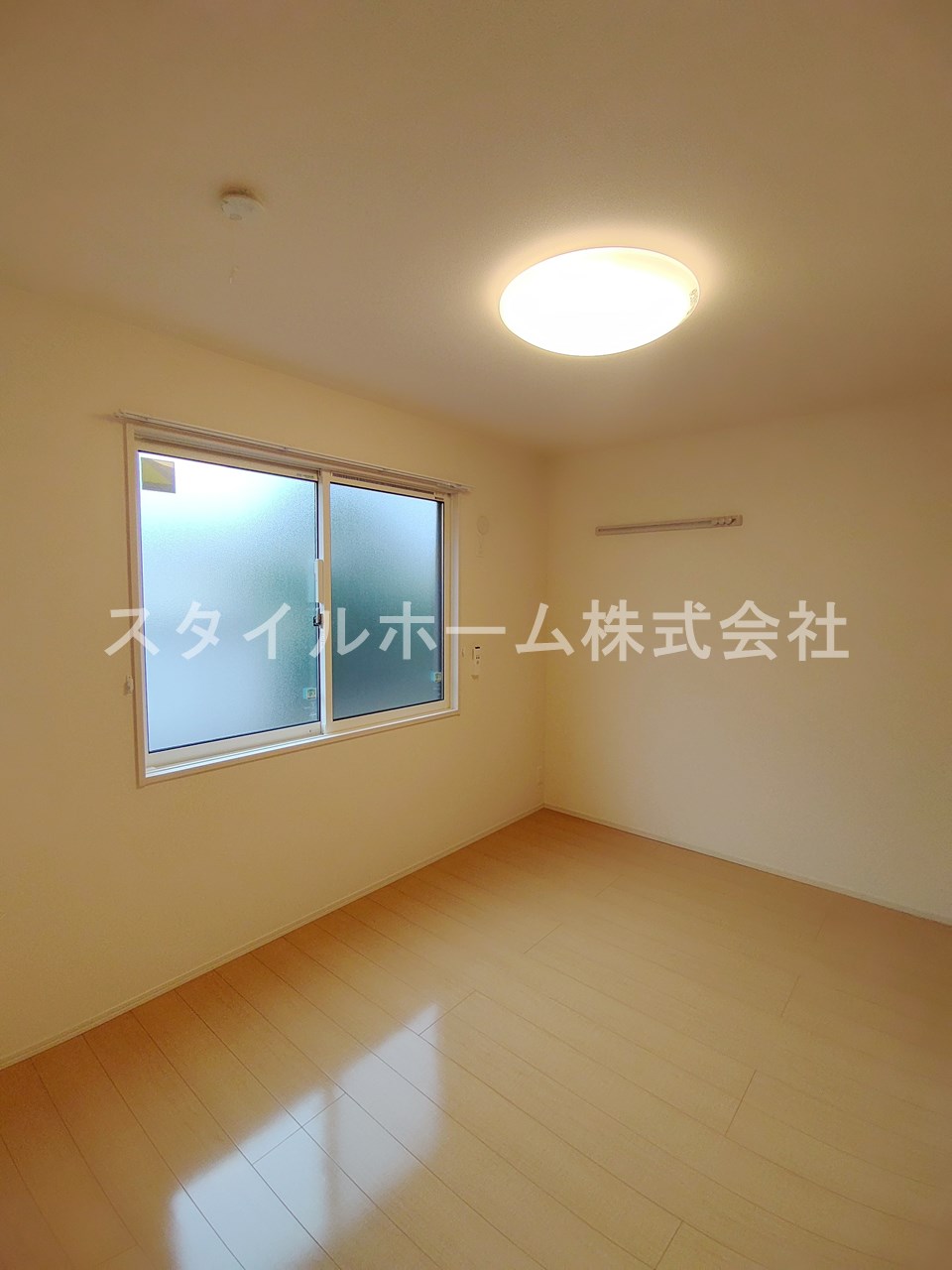 その他部屋・スペース　広くて明るい寝室