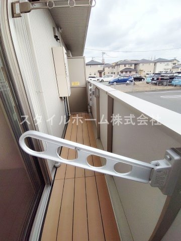 バルコニー　暖かな日差しのふりそそぐバルコニー