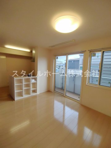 居室・リビング　こちらのリビングで趣味の時間をお楽しみください