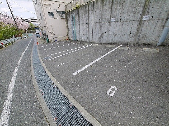 駐車場　カースペースがあります
