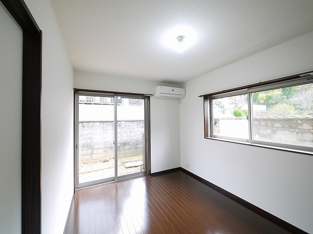 その他部屋・スペース　開放的な寝室です