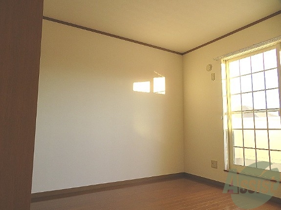 その他部屋・スペース　こちらは７．１帖の洋室です。家具の配置等お考え下さい。