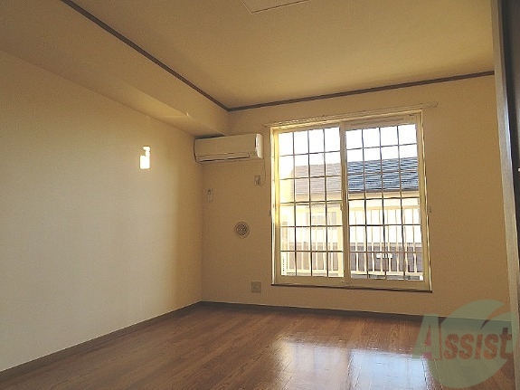 居室・リビング　リビングは１２．１帖のＬＤＫです。広々していますね。