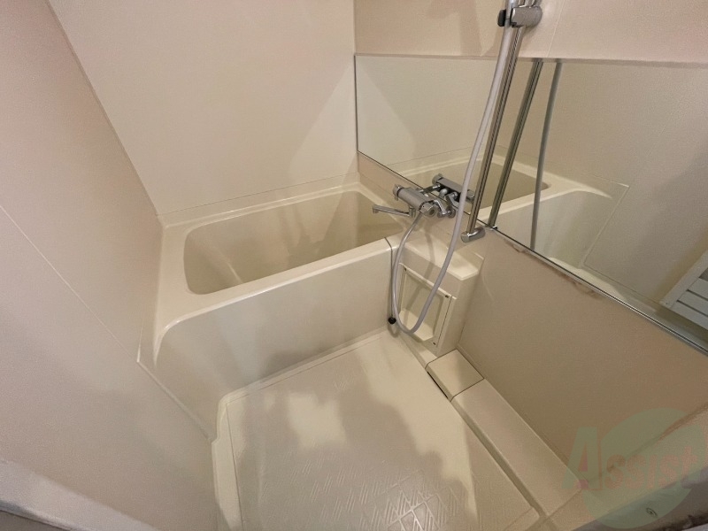 バス・シャワールーム　お風呂になります。一日の疲れを癒してくださいね。