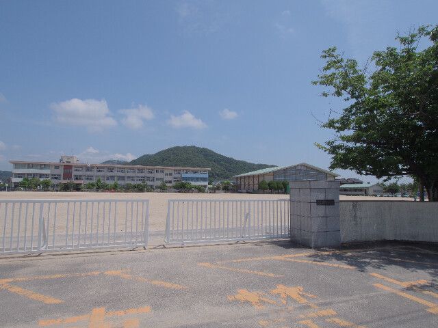 中学校　江北町立江北中学校（中学校）まで2942m